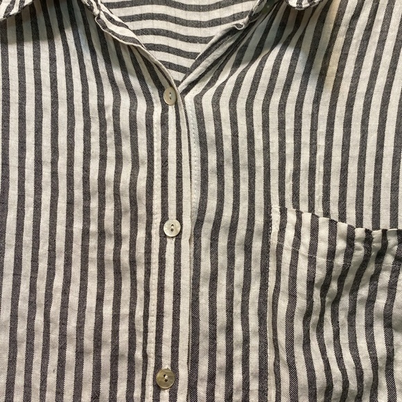Jane + Delancey gray and white stripe button-down blouse size 2X - Picture 2 of 7